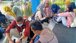 Oknum Perempuan Pegawai PDAM Palembang Halangi Wartawan Meliput