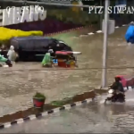 Terpantau CCTV, Palembang Banjir Parah di Akhir Tahun 2021