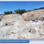 Pekerjaan galian batu bottom outlet pengambilan di paket 4