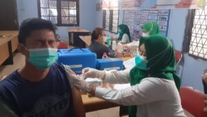 Vaksinasi Booster di Sekretariat PWI Sumsel