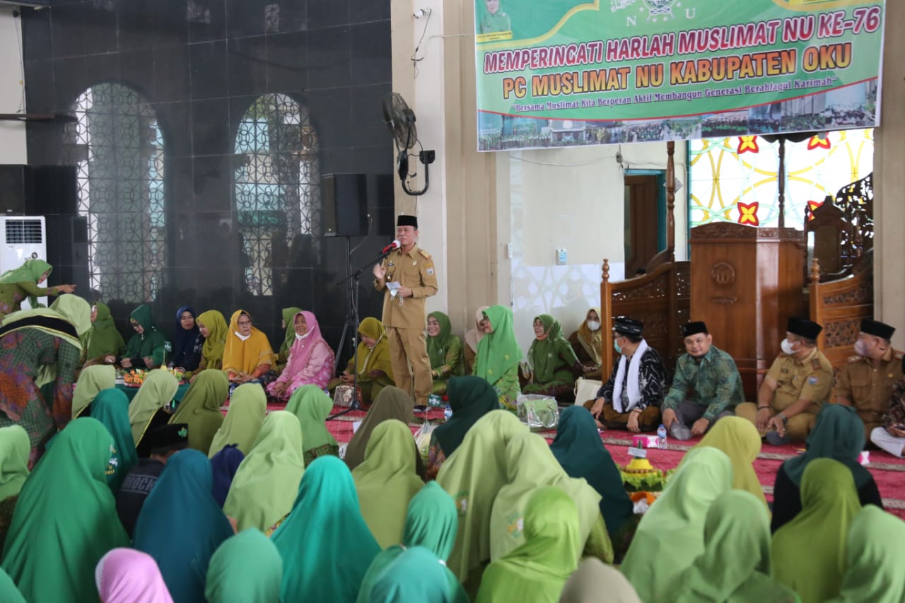 PLH Bupati OKU Teddy Meilwansyah saat hadiri Harla Muslimat Nahdlatul Ulama ke-76 di Masjid Agung Islamic Center Baturaja
