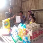 Riana mendapat bantuan Sembako dan makanan tambahan gizi (Foto Apriandi)