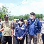 Badan Rescue Nasdem Sumsel Beri Bansos ke Warga Desa Keluang