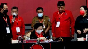 Pemerintah Serahkan Dana Bantuan Parpol Senilai Rp27 Miliar ke PDIP