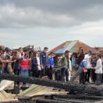 Herman Deru Kunjungi Korban Kebakaran Batu Ampar Berikan Bantuan