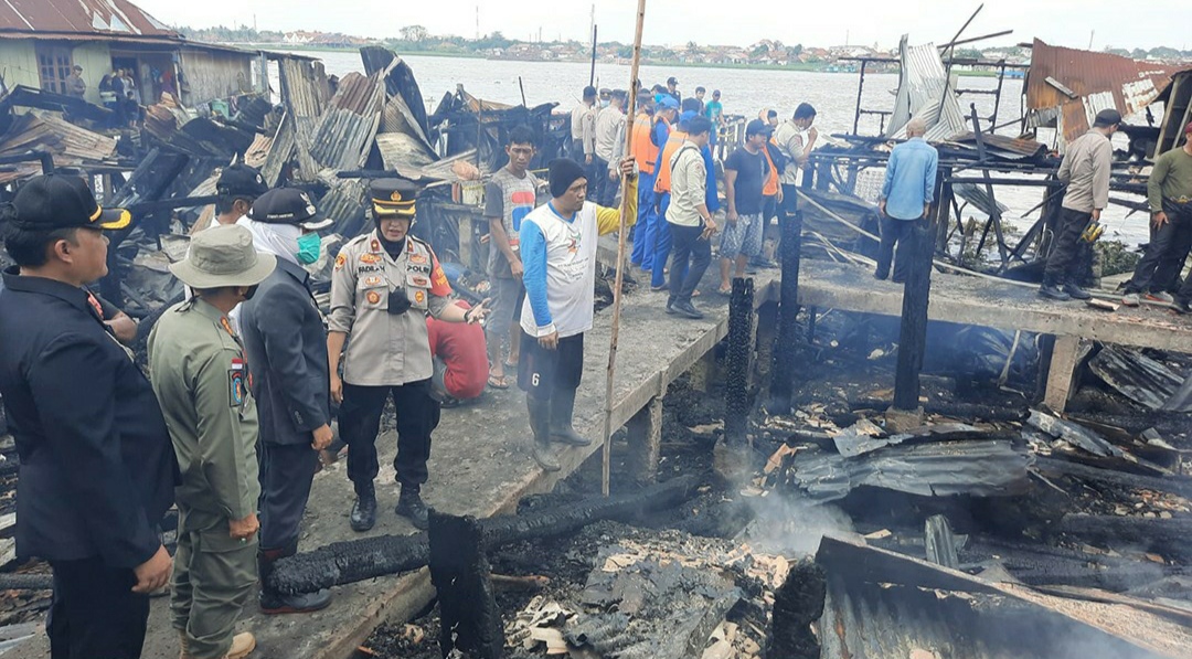 Tinjau Kebakaran di Batu Ampar, Wawako Palembang Instruksikan Segera Kirim Bantuan