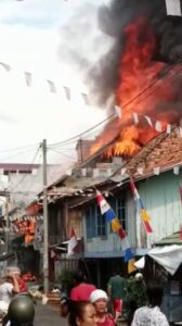 Si Jago Merah Mengamuk Rugikan Ratusan Juta Rupiah