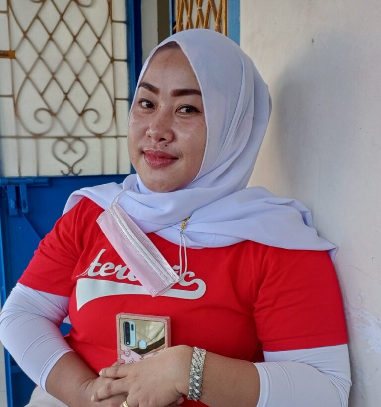 Menimba Ilmu Fashion Desainer di Francis Membaktikan diri di Palembang