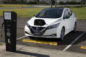 Secara Bertahap Mobil Dinas Bakal Diganti Mobil Listrik