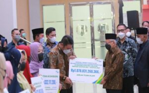 Wapres Ma’ruf Amin Serahkan Klaim BPJamsostek di Sumsel Senilai Rp1,1 Triliun