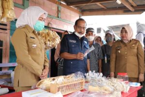 Manfaatkan Pojok Pasar Uji Zat Berbahaya di Barang Belanjaan