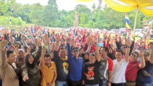 Yudi Purna Nugraha Senam Sehat bersama Ibu-Ibu dan Puluhan Kades