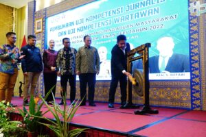 Gubernur HD: Kompetensi yang Bedakan antara Wartawan/Jurnalis dan Media Sosial