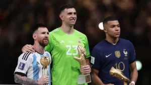 Messi Dapat Bola Emas, Mbappe Dapat Sepatu Emas, Emiliano Martinez Jadi Kiper Terbaik 2022