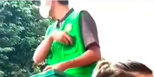 Viral Video Petugas Pengedar Kotak Amal Masjid Agung Palembang Cungkil Celengan