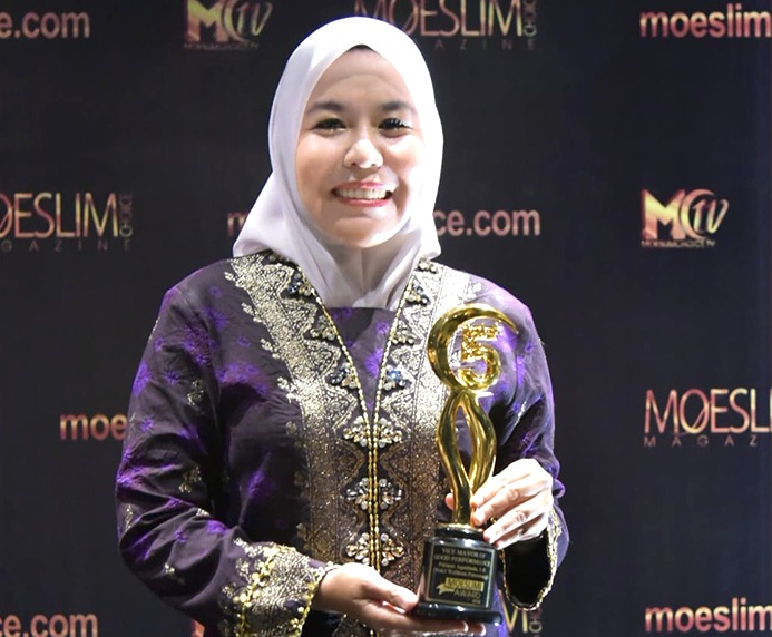 Wawako Palembang Fitrianti Fitrianti Agustinda Raih Penghargaan Moeslim Choice Award 2022