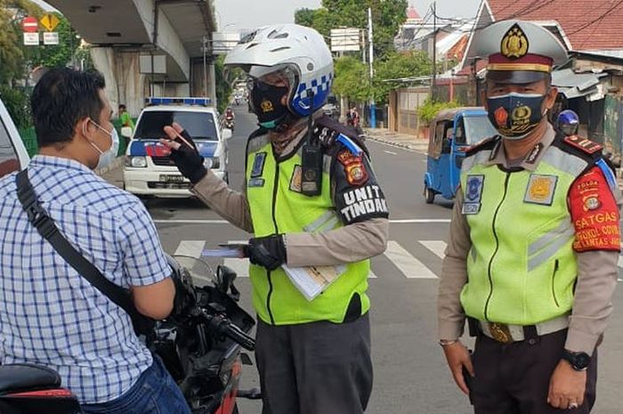 Hati-hati Tilang Manual Kembali Diberlakukan di Palembang