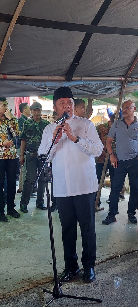 “Gubernur Tinjau Lokasi Bencana Banjir di RSS Sriwijaya, Hingga Makan Bersama di Posko Penanggulan Bencana”