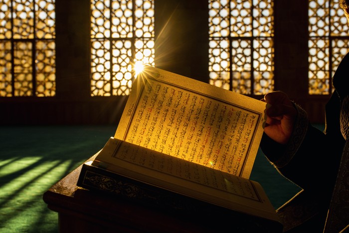 7 Keutamaan Malam Nuzulul Quran