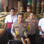 Polrestabes Palembang Gerebek Gudang BBM Ilegal di Kertapati Amankan 2,8 Ton Solar Oplosan Sumur Bor