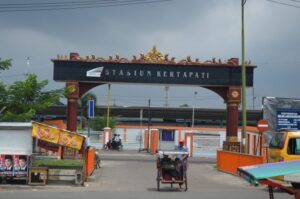 Stasiun Kertapati Berangkatkan 16.811 Pemudik H-3 Lebaran
