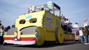 35 Mobil Hias Meriahkan Karnaval HUT ke-77 Sumatera Selatan