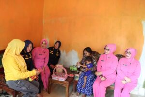 Peduli Anak Stunting Polres OKU Beri Santunan