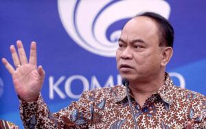 Menkominfo Kaji Regulasi Konten Medsos