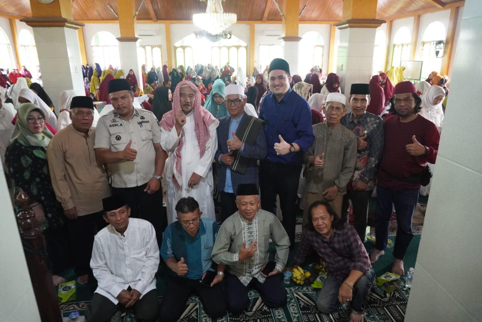 R.M Riyan Djauhari Zakaria Sambut Ribuan Anggota FKMT Palembang Hadiri Tausiah Bersama di Mesjid Alhijrah Sukabangun I