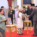 Presiden Jokowi Resmi Anugerahkan Gelar Pahlawan Nasional kepada 6 Tokoh