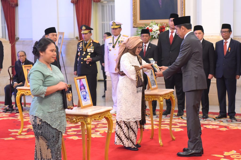 Presiden Jokowi Resmi Anugerahkan Gelar Pahlawan Nasional kepada 6 Tokoh