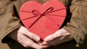 30 Rekomendasi Ide Kado Valantine Buat Cowok yang Bikin Baper