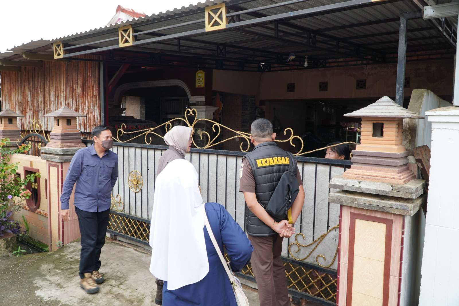 Dugaan Gratifikasi, Rumah Oknum ASN Inspektorat Digeledah Penyidik Kejati Sumsel