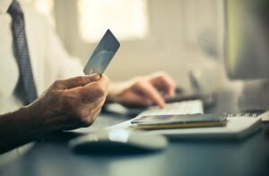 Menggali Lebih Dalam: Kelebihan dan Kekurangan Virtual Credit Card dalam Transaksi Online
