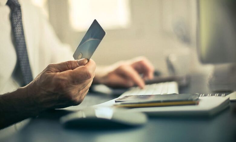 Menggali Lebih Dalam: Kelebihan dan Kekurangan Virtual Credit Card dalam Transaksi Online