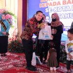 Tangani Stunting, Pemkot Palembang Serahkan Ratusan Paket ke Balita Stunting se-Kota Palembang