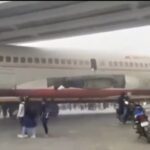 Viral, Pesawat Airbus A320 Air India 'Nyasar' di Bawah Jembatan