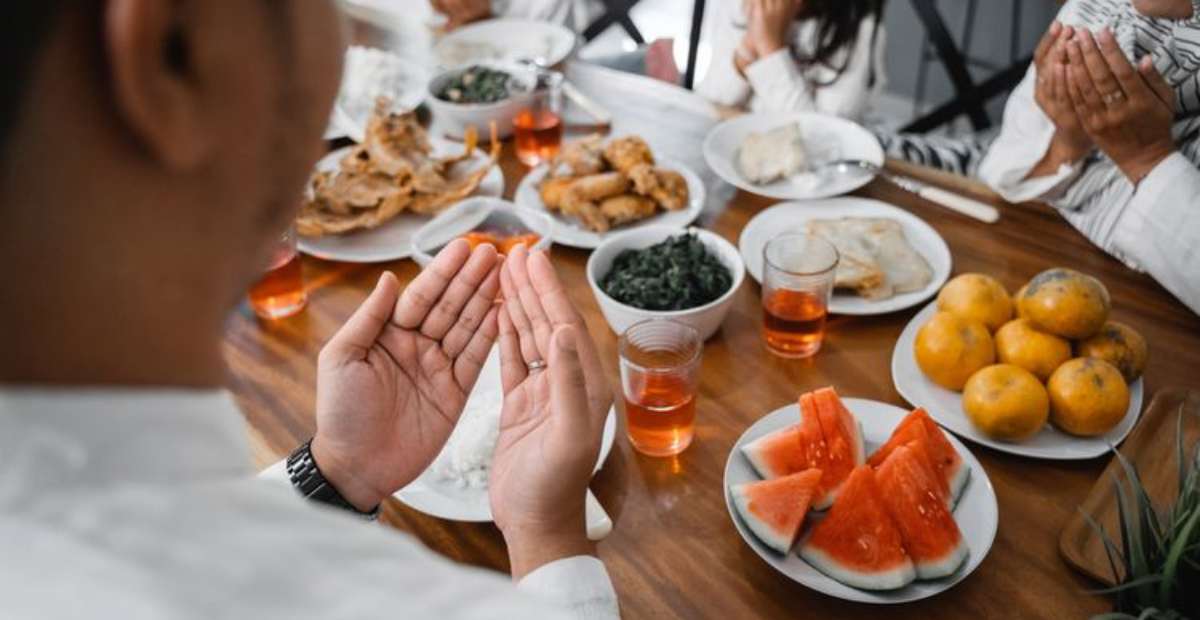 6 Makanan Mesti Dihindari Saat Sahur dan Berbuka Puasa