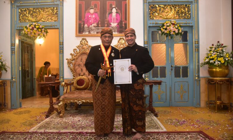 Pj Gubernur Sumsel Agus Fatoni Raih Gelar Kehormatan Kanjeng Raden Tumenggung dari Keraton Surakarta dari Keraton Surakarta: