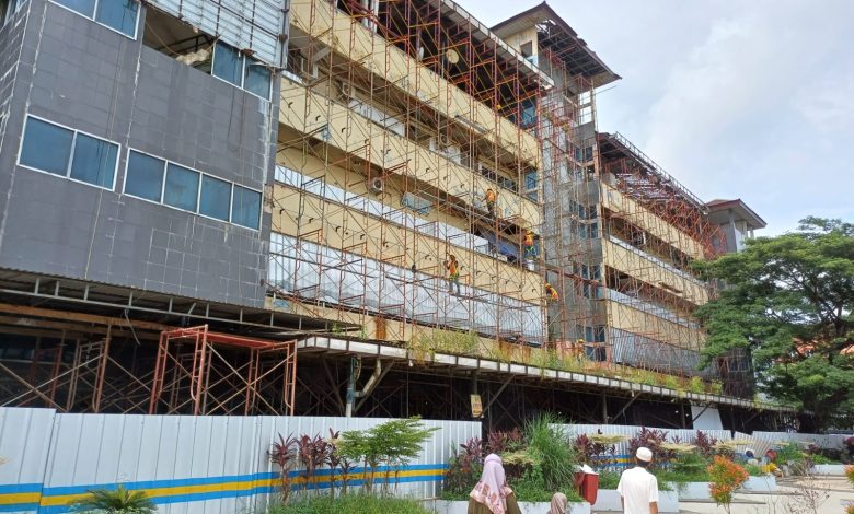 Tak Mampu Bayar Sewa, Gedung Pasar 16 Palembang Disegel