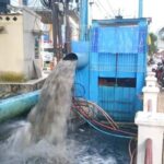 Pompa air dengan kapasitas 600 Liter di Jalan Kapten A Rivai Palembang, atasi genangan air | FOto@Sripoku.com