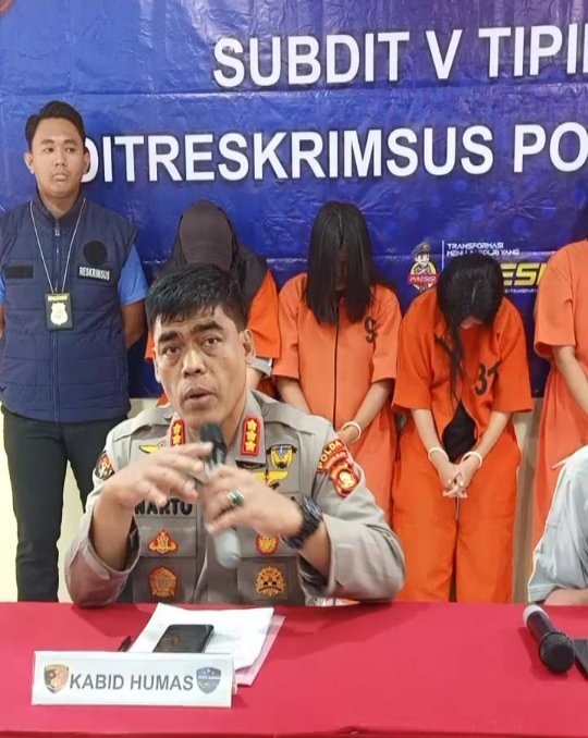 Polda Sumsel Amankan Sindikat Penjualan Akun WA ke Luar Negeri Pakai NIK Orang Lain