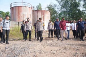 Kapolda Sumsel Datangi Kawasan Ilegal Drilling Sungai Angit