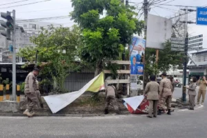 Setiap Hari Satpol PP Bersih-bersih APK Pilkada yang Pasang Sembarangan