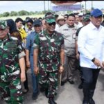 Kunker di Kabupaten Ogan Ilir, Wamentan Didampingi Danrem 044/Gapo Lakukan Panen Raya