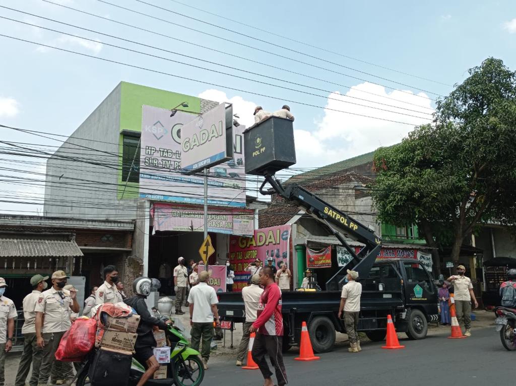 Pemkot Palembang Bentuk Satgas Khusus Tertibkan Reklame Liar
