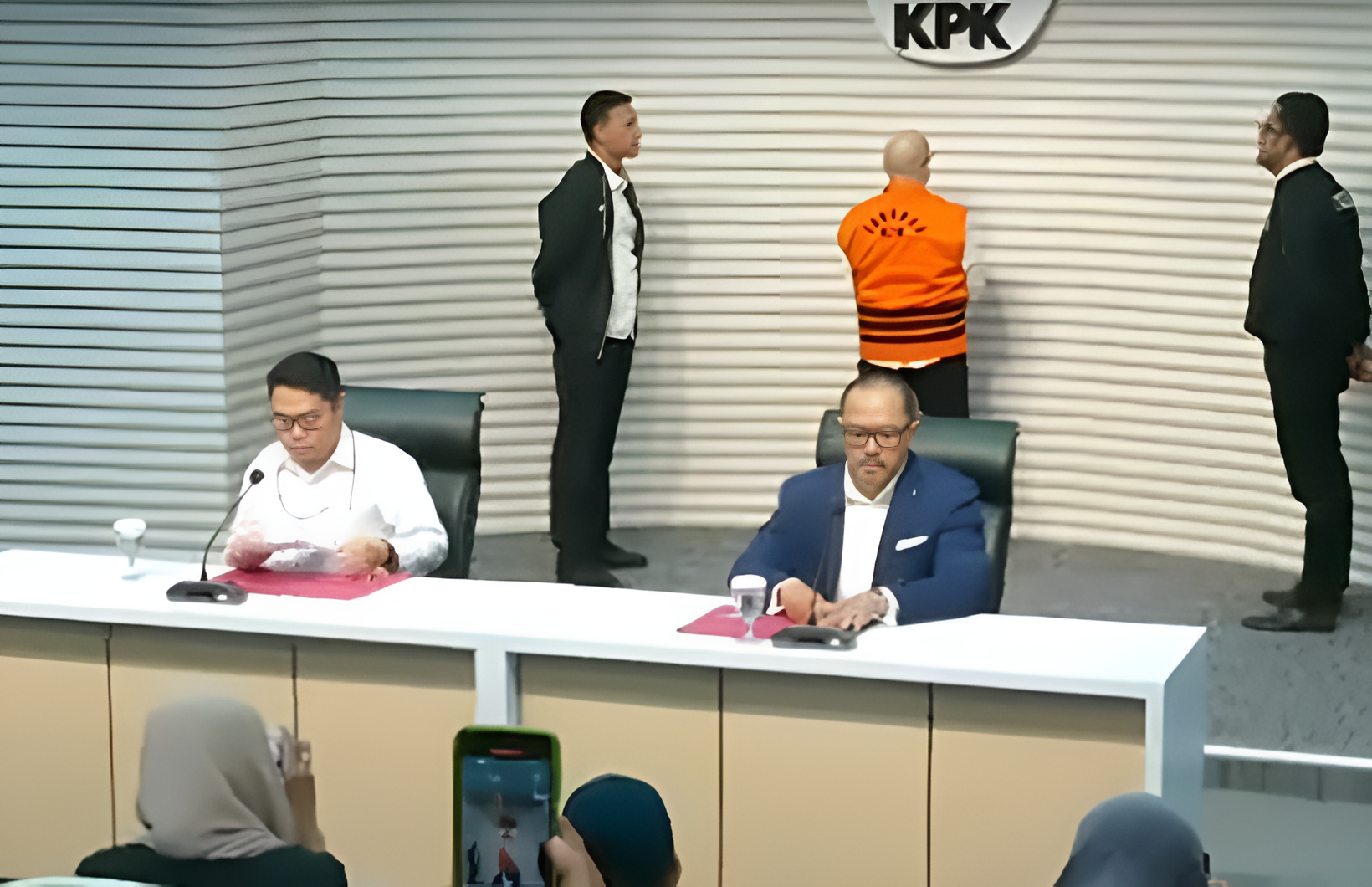 KPK Tahan Eks Dirut PT Taspen Antonius Kosasih Skandal Investasi Fiktif Rp200 Miliar