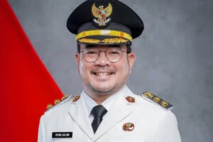 Realisasikan 70% Janji Kampanye, Pemkot Palembang Bagi Seragam dan Kain Kafan