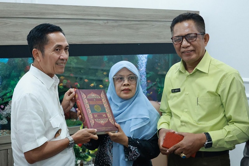 2.100 Al Quran Bahasa Palembang Dicetak Bakal Jadi Cenderamata Resmi Pemkot