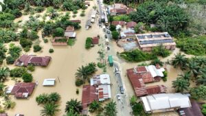 Banjir Jalintim Mulai Surut, Kemacetan Masih Mengular hingga 5 Kilometer